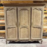 Oak wardrobe in Louis XV style