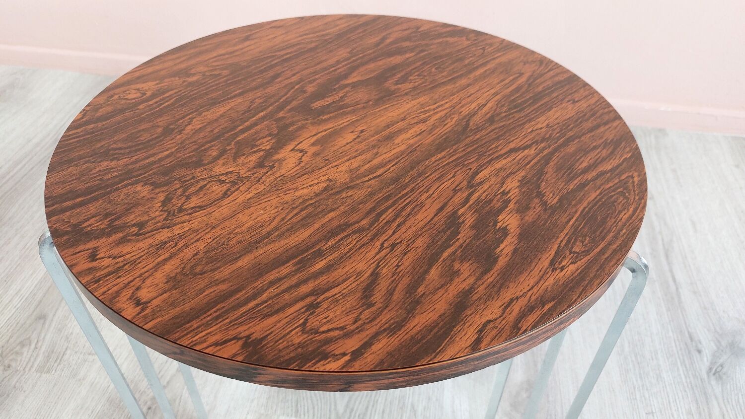 Nesting tables by VAZA Roden.