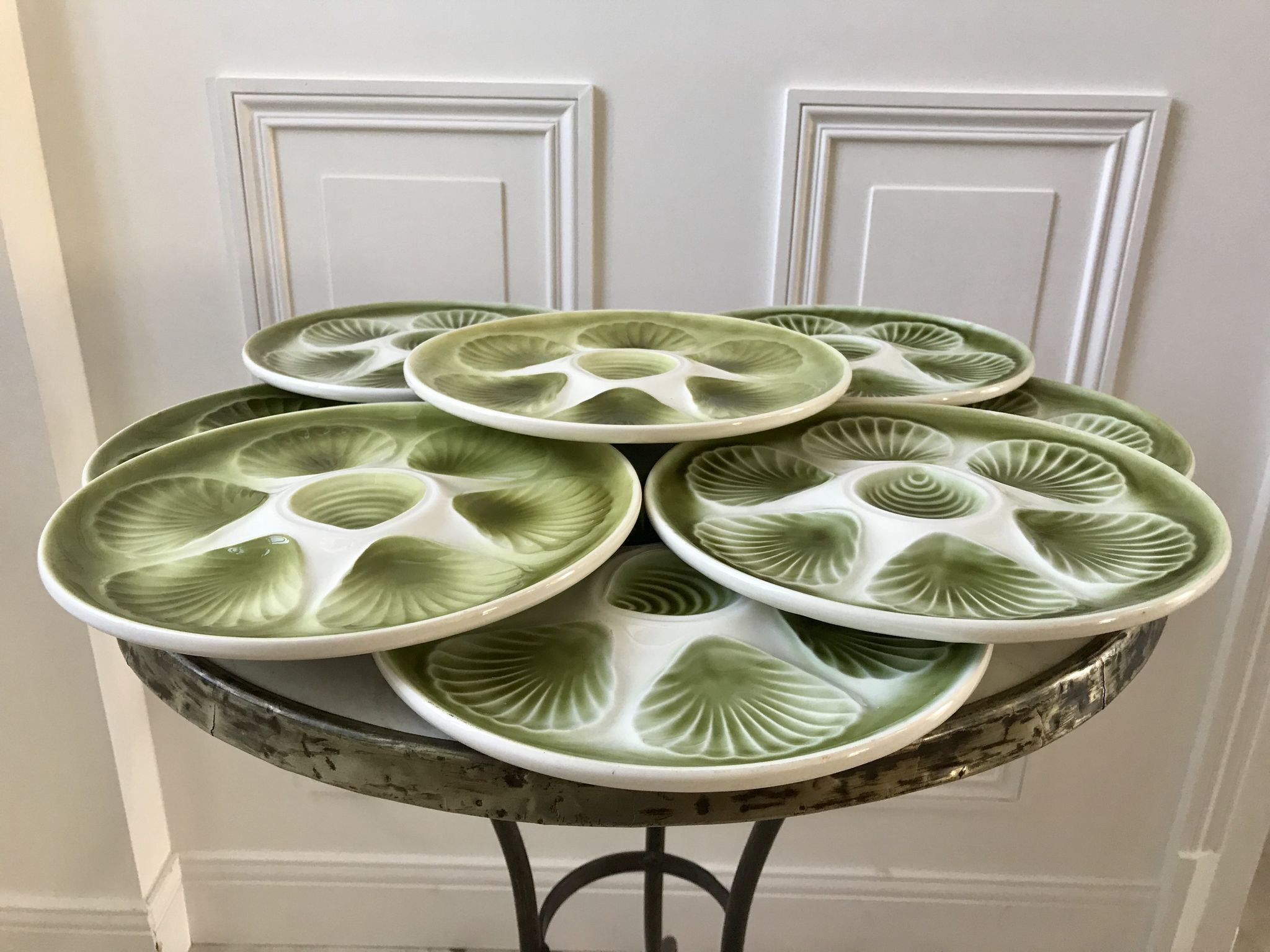 Set of 9 plates of green oysters moulin des loups 50s