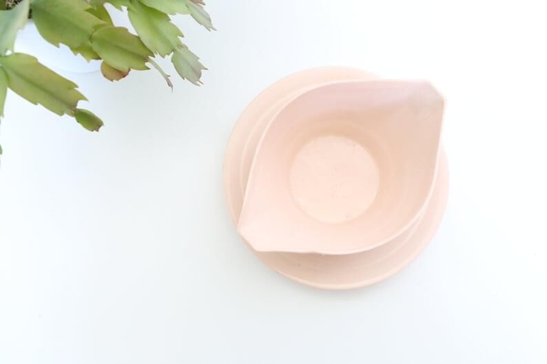 Saucière en céramique rose, art déco, 1930, Céranord st Amand
