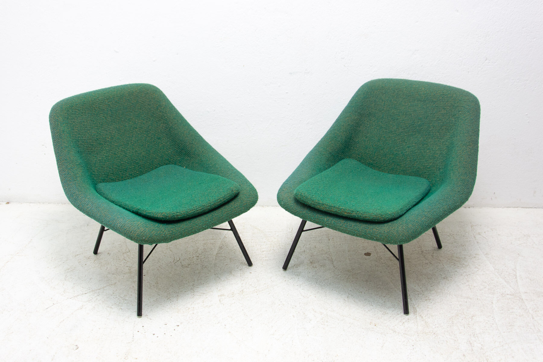Pair of midcentury lounge chairs by Magda Sépová, produced by TON, 1960´s