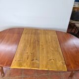 Round table 4 feet in cherry tree with 2 extensions