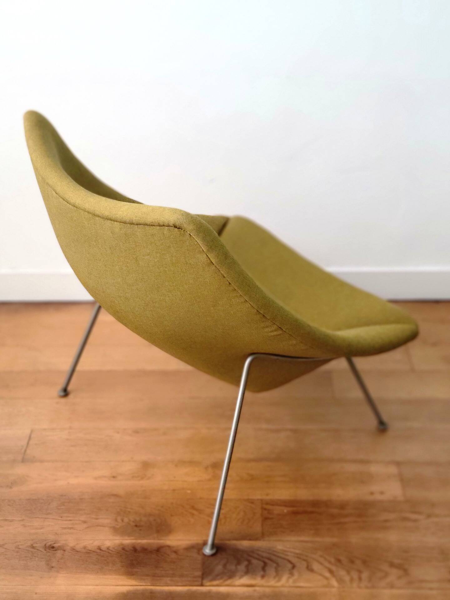 Fauteuil lounge Big Oyster F157 d'Artifort par Pierre Paulin