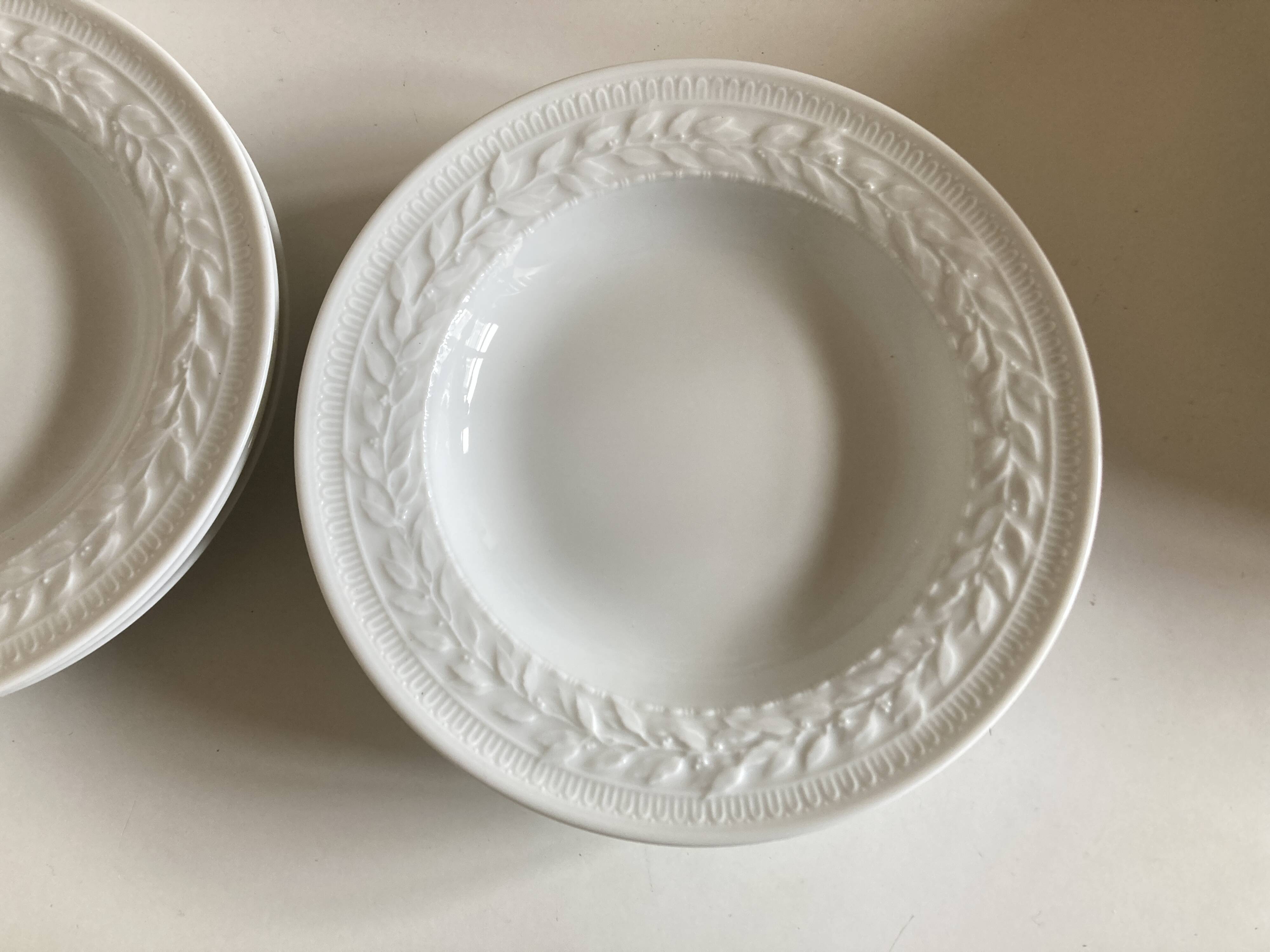 set of 6 Bernardaud Louvre neo-classical plates with laurel wreath