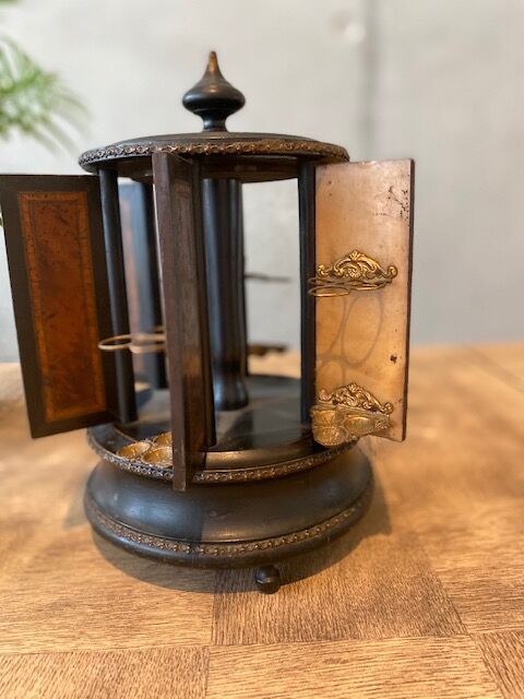 Music box cigar cellar