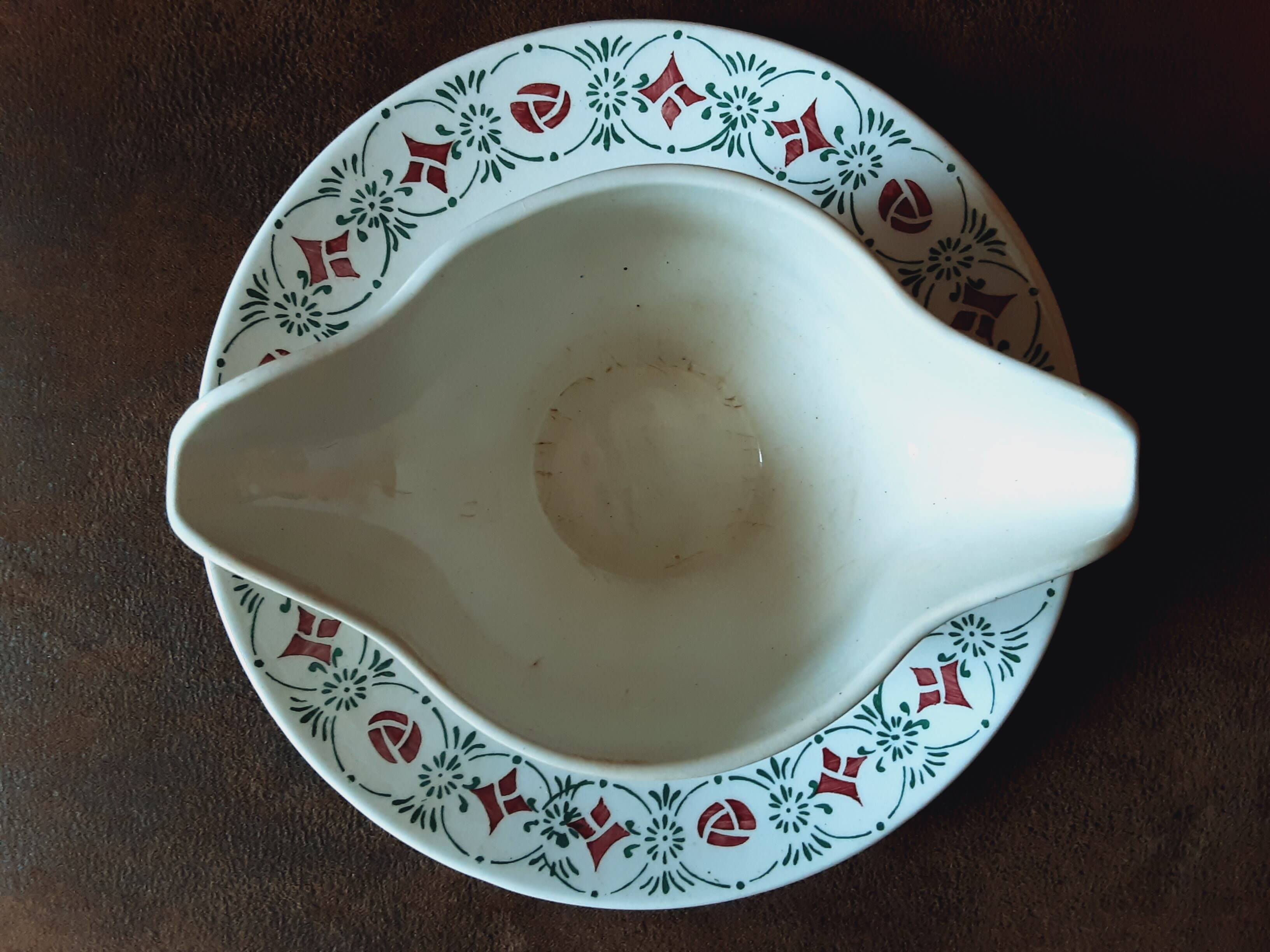 Moulin des loups and Hamage sauce boat