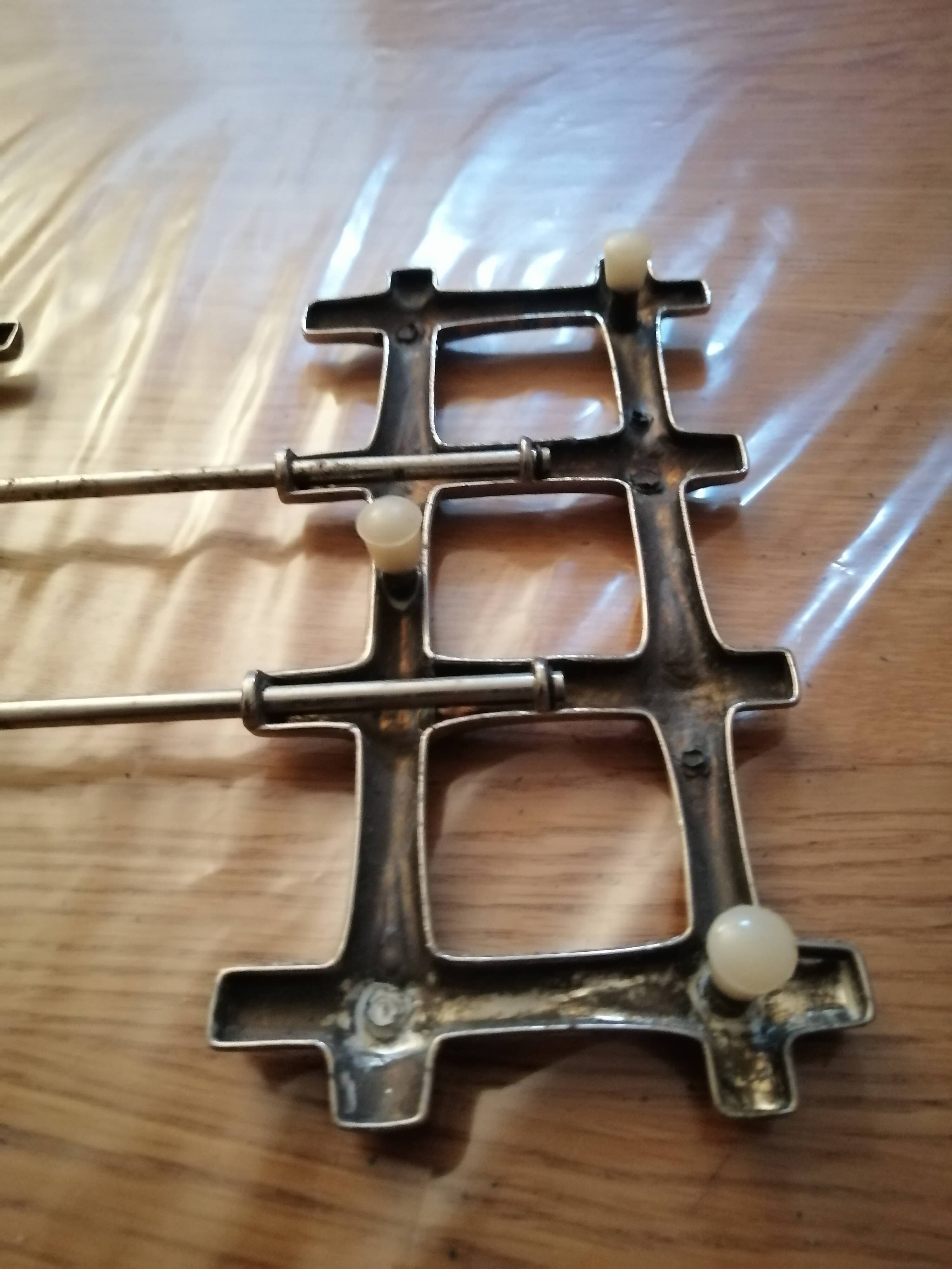 Extendable silver metal trivit year 1970