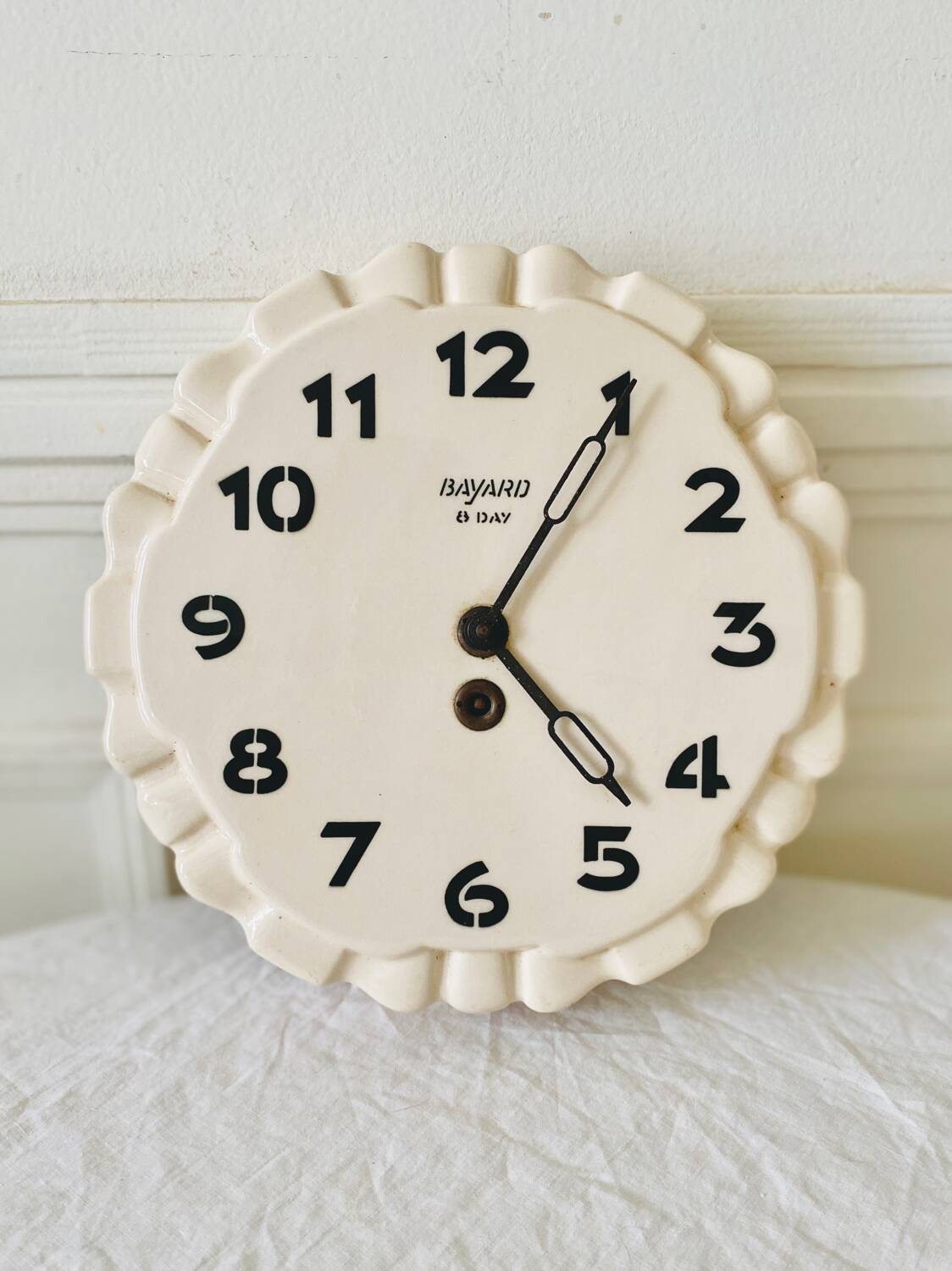 Round cream ceramic wall clock Bayard 8 days vintage