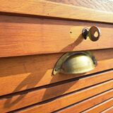 Curtain cabinet