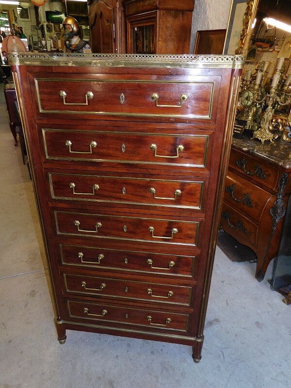 Chiffonnier semainier style Louis XVI en palissandre