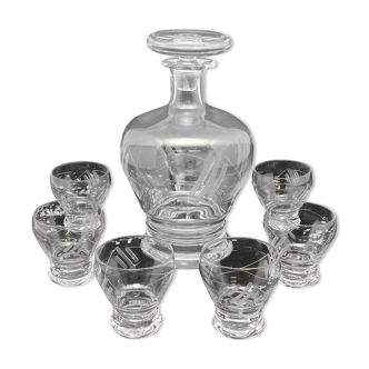 Carafe set and its glasses in fine chiseled glass