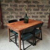 Vintage farm table 4 to 6 people