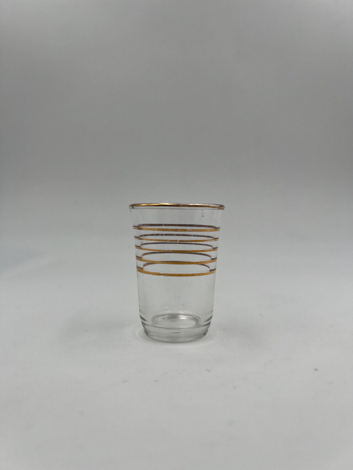 Golden liquor service