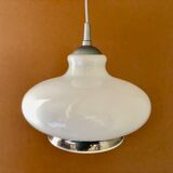 Suspension in opaline and silver thread