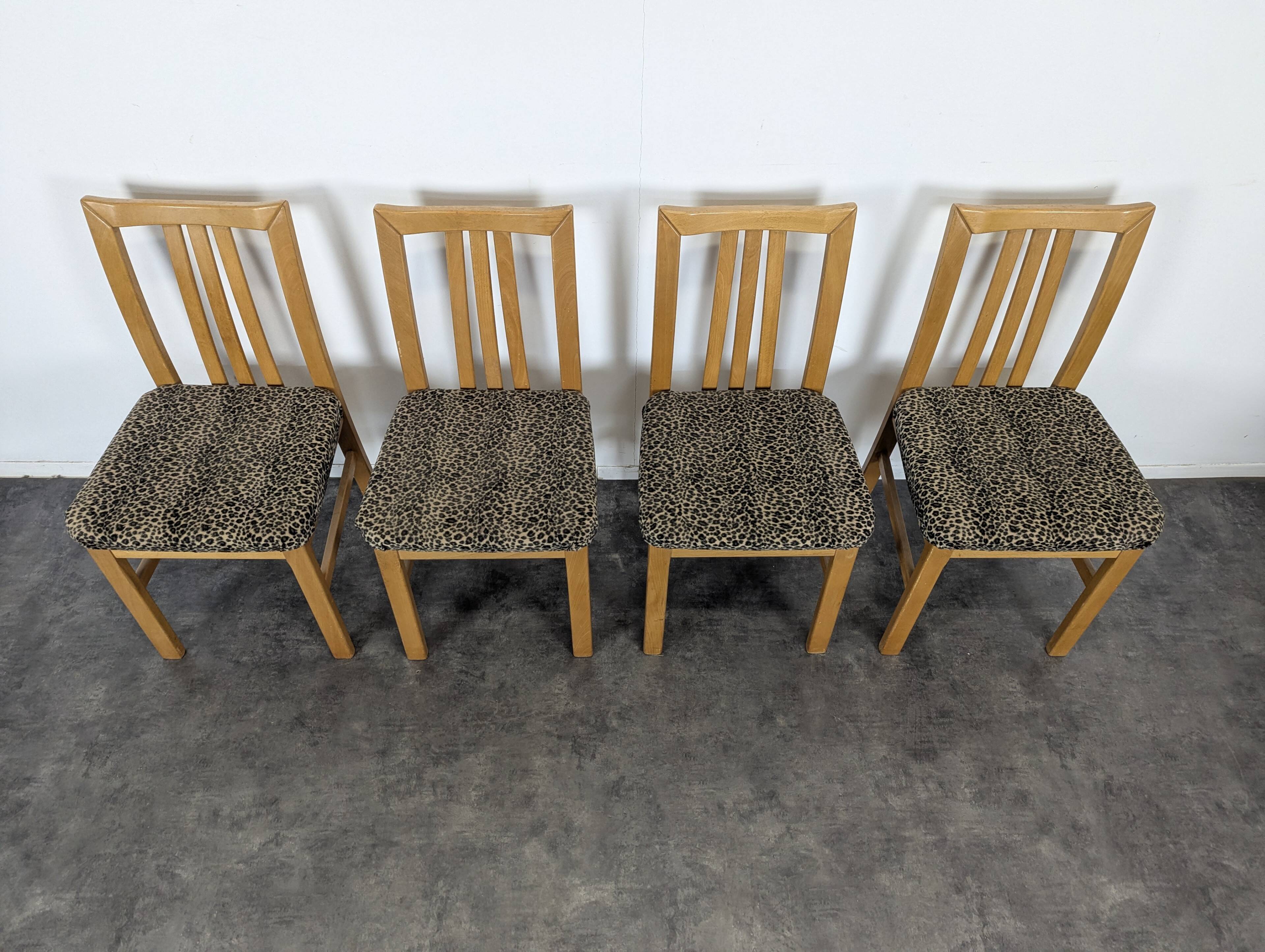 Série de 4 chaises design Italien