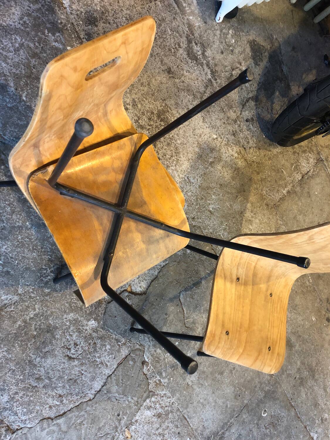 50/60 thermoformed wooden chairs