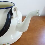 Enamelled sheet metal kettle