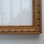 Cadre ancien bois clair, sculpté, vitré,pour sujet 204 x 234 mm