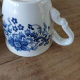 4 tasses et soucoupes anciennes