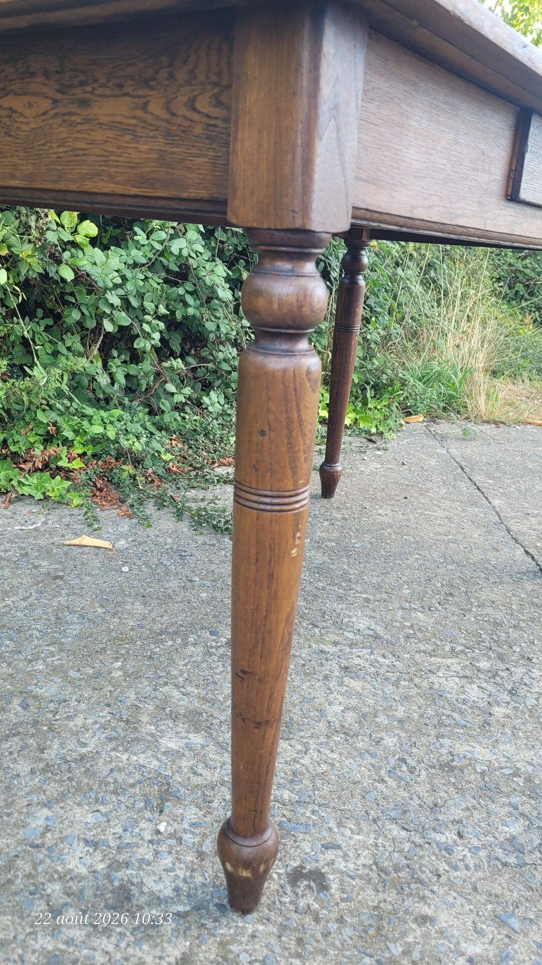 Farm table