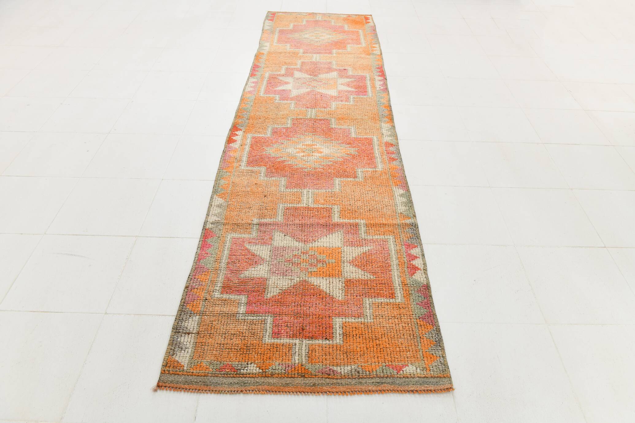 Tapis runner vintage, tons pastel délavés et motifs ethniques, 95x350Cm