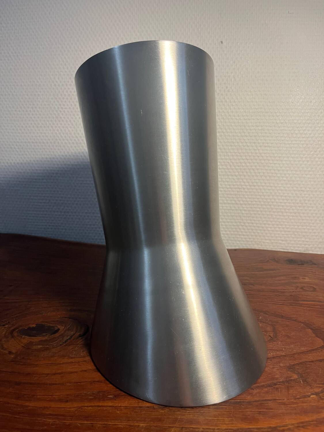Stainless steel bottle cooler bucket