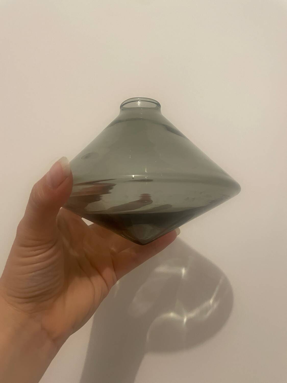 Smoked glass designer vase – Spinning top shape