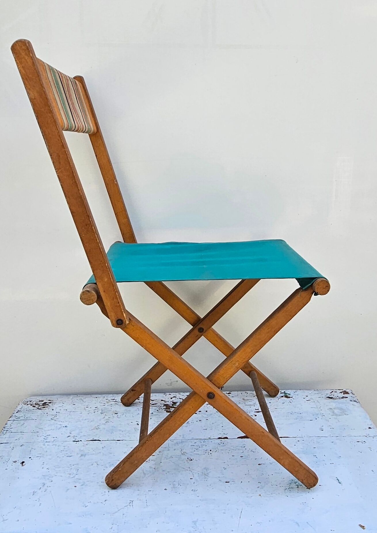 Folding fisherman's chair in wood and fabric