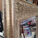 Miroir rectangulaire avec son cadre décoré