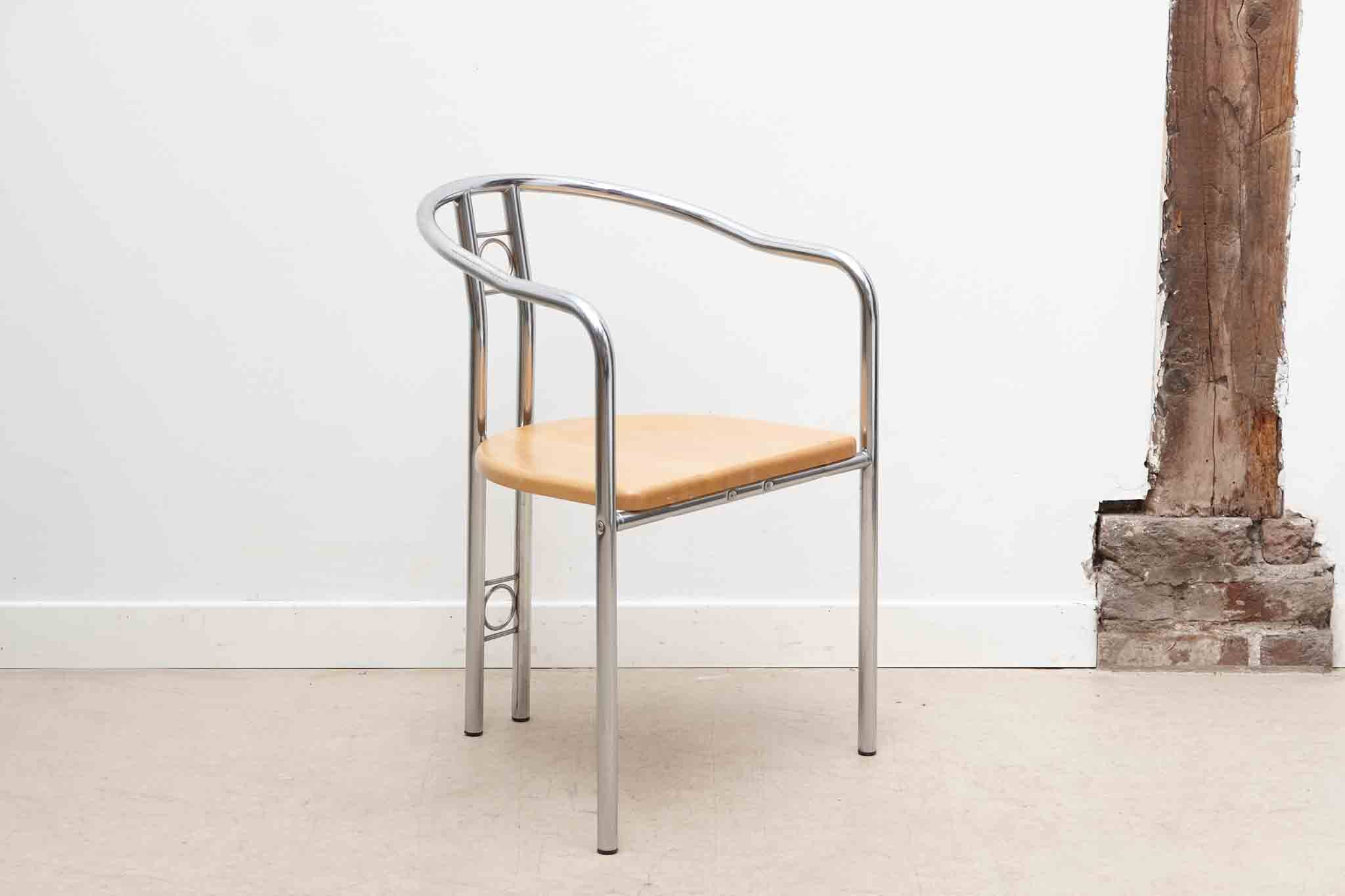 Chaise vintage en bois claire et pieds chromés