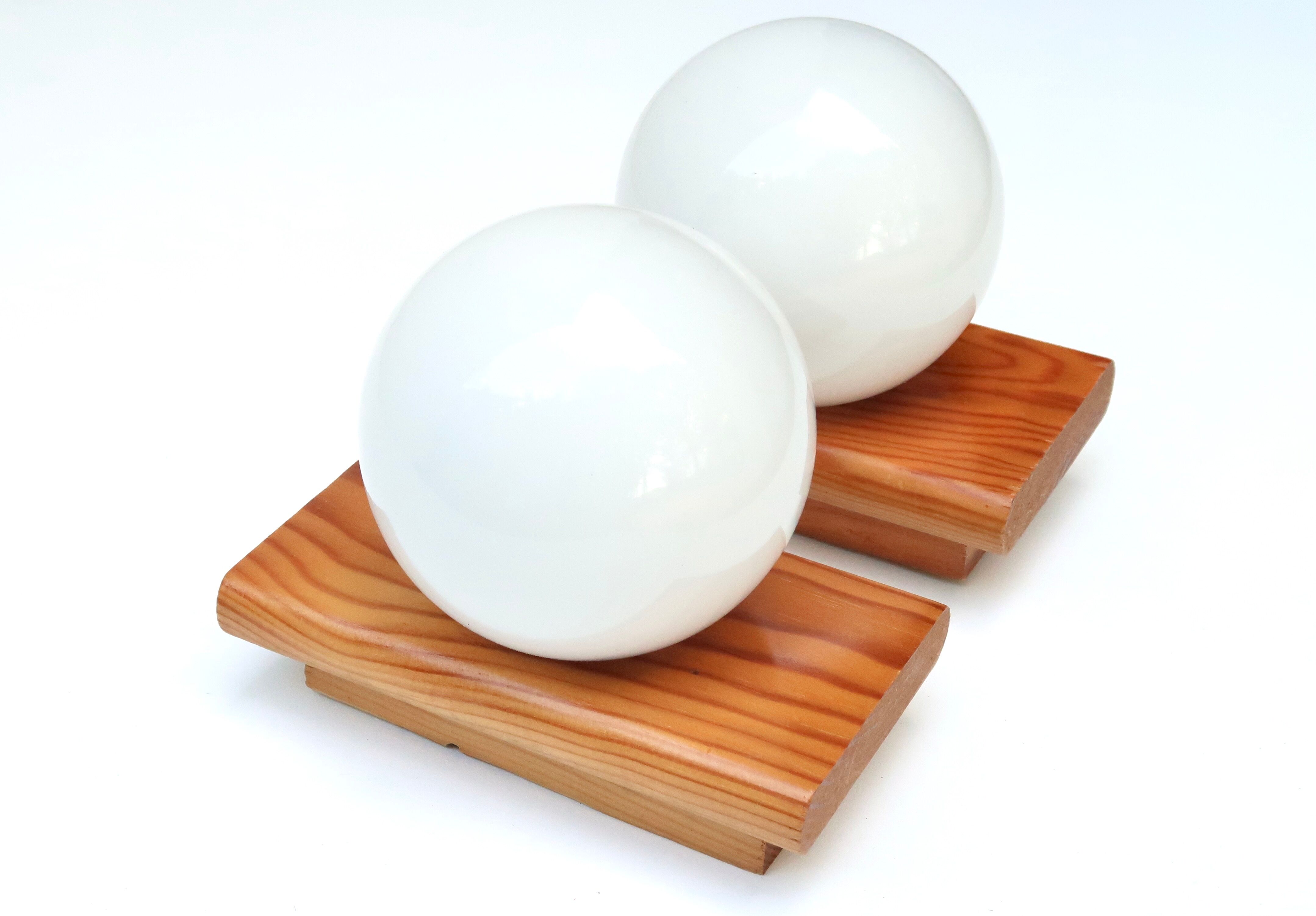 Pair of wood sconces and opaque white glass, 70s