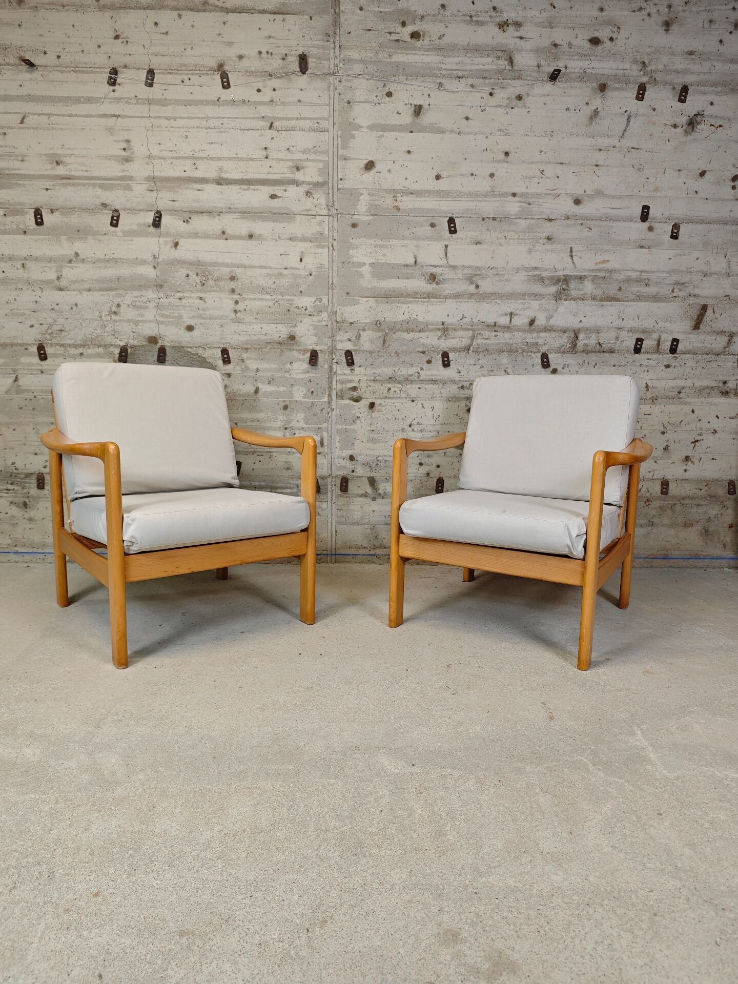 Paire de fauteuils vintage 