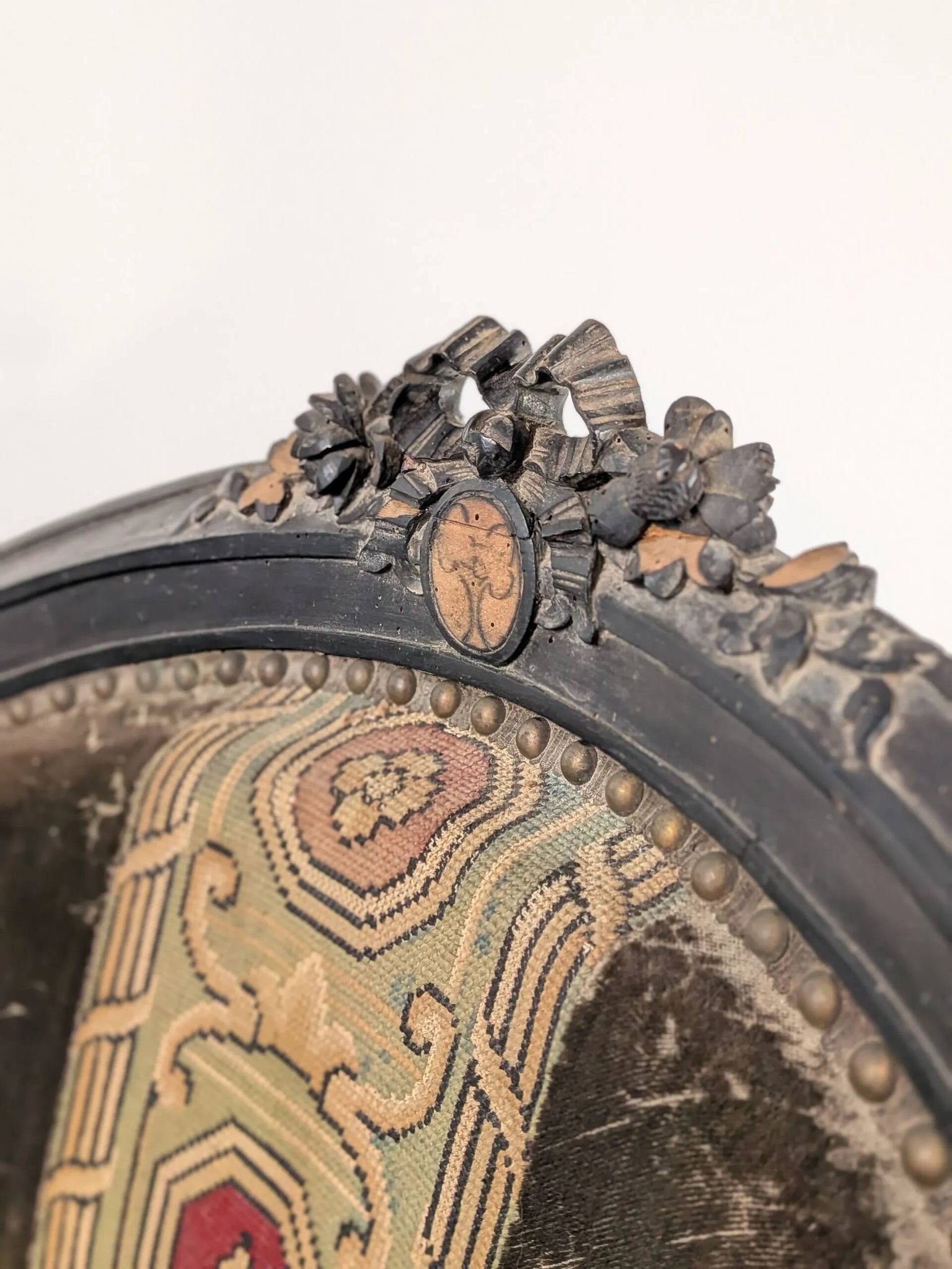 Fauteuil style Louis XVI – 19e siècle
