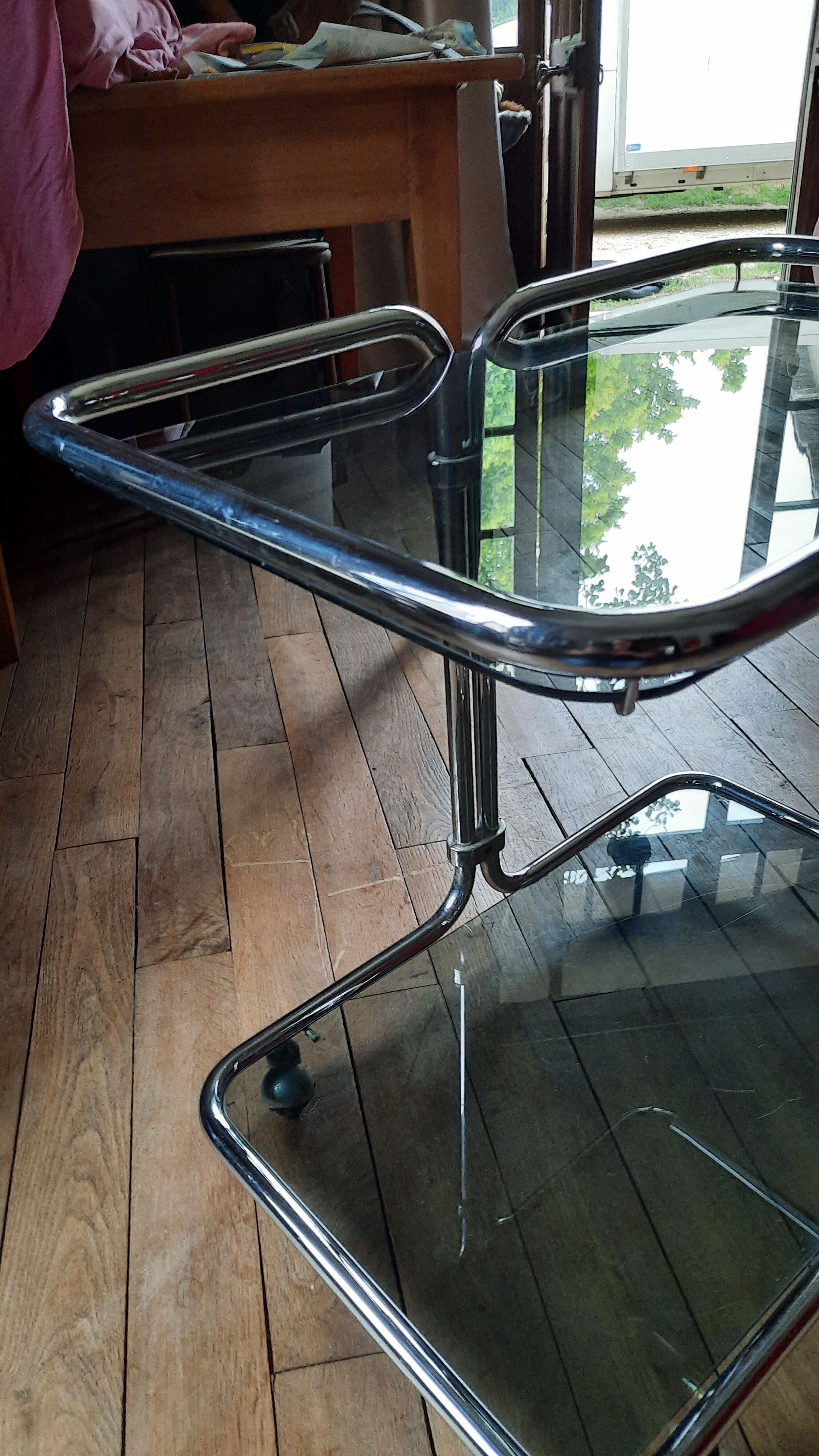 Vintage chrome metal wheel service