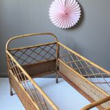 Vintage child ratin bed