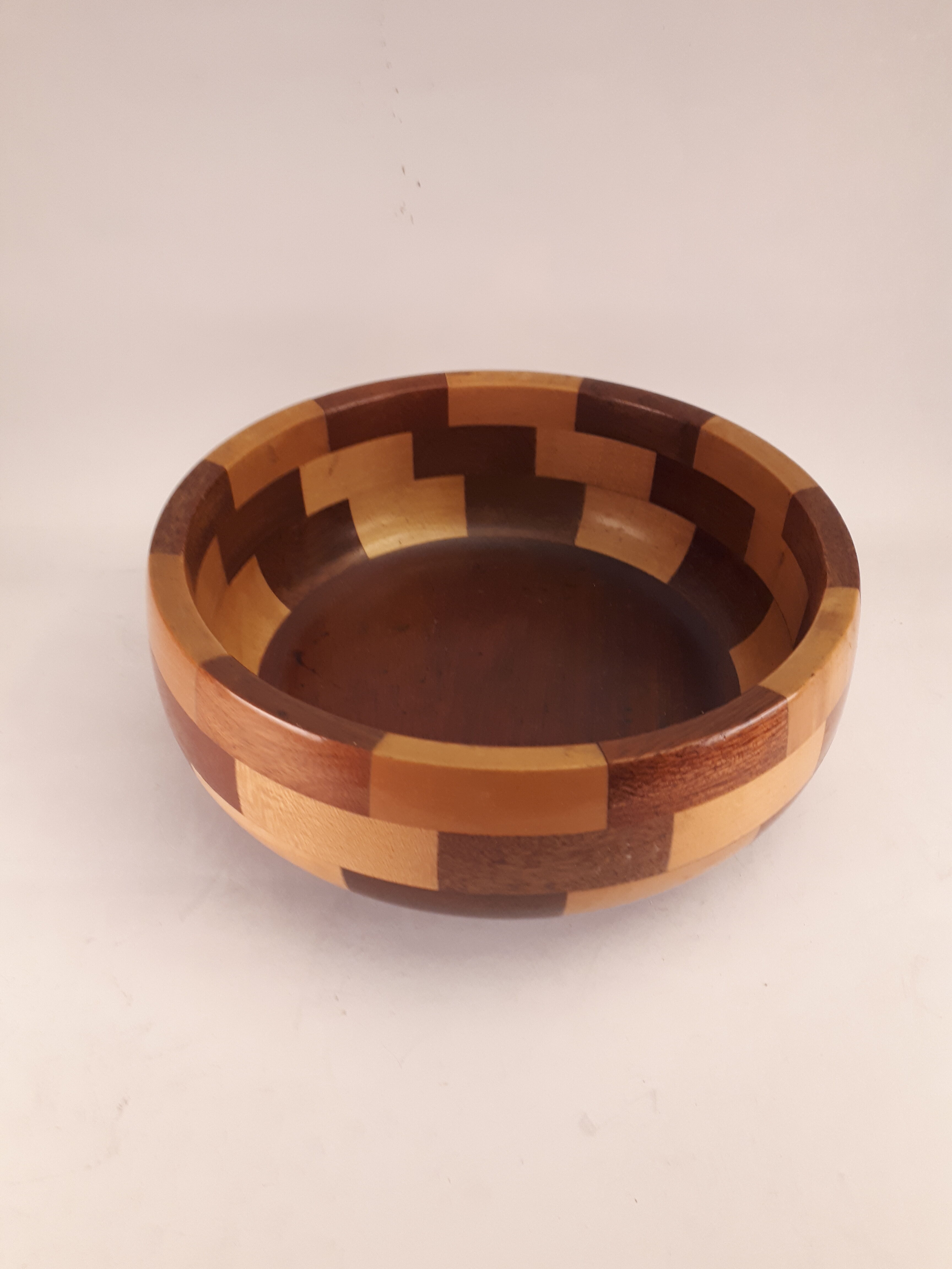 Coupe bol plat bois mélangés marqueterie