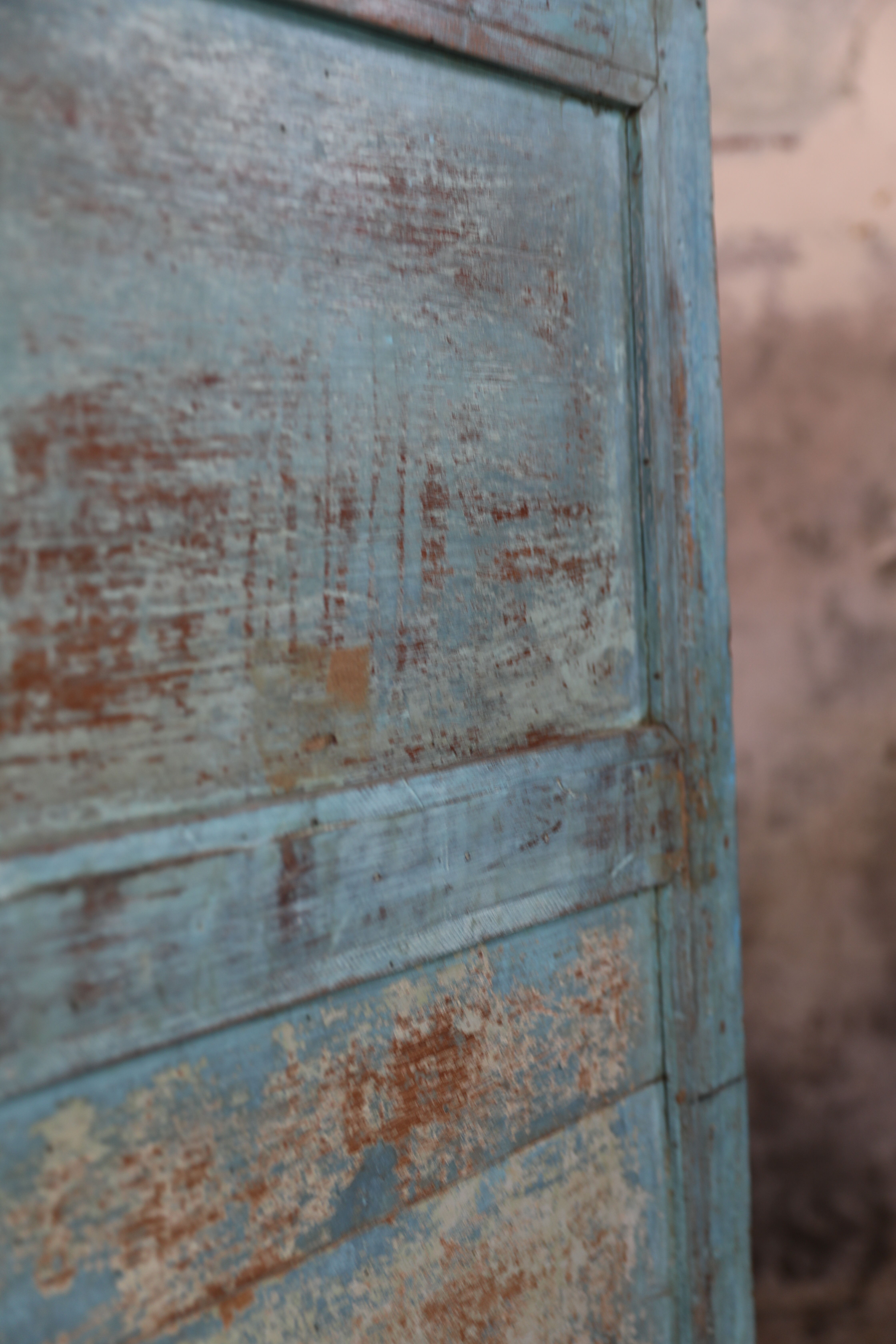 Cabinet 4 solid doors in blue patinated wood