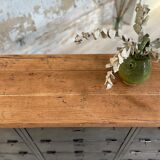 Industrial row in metal and oak.