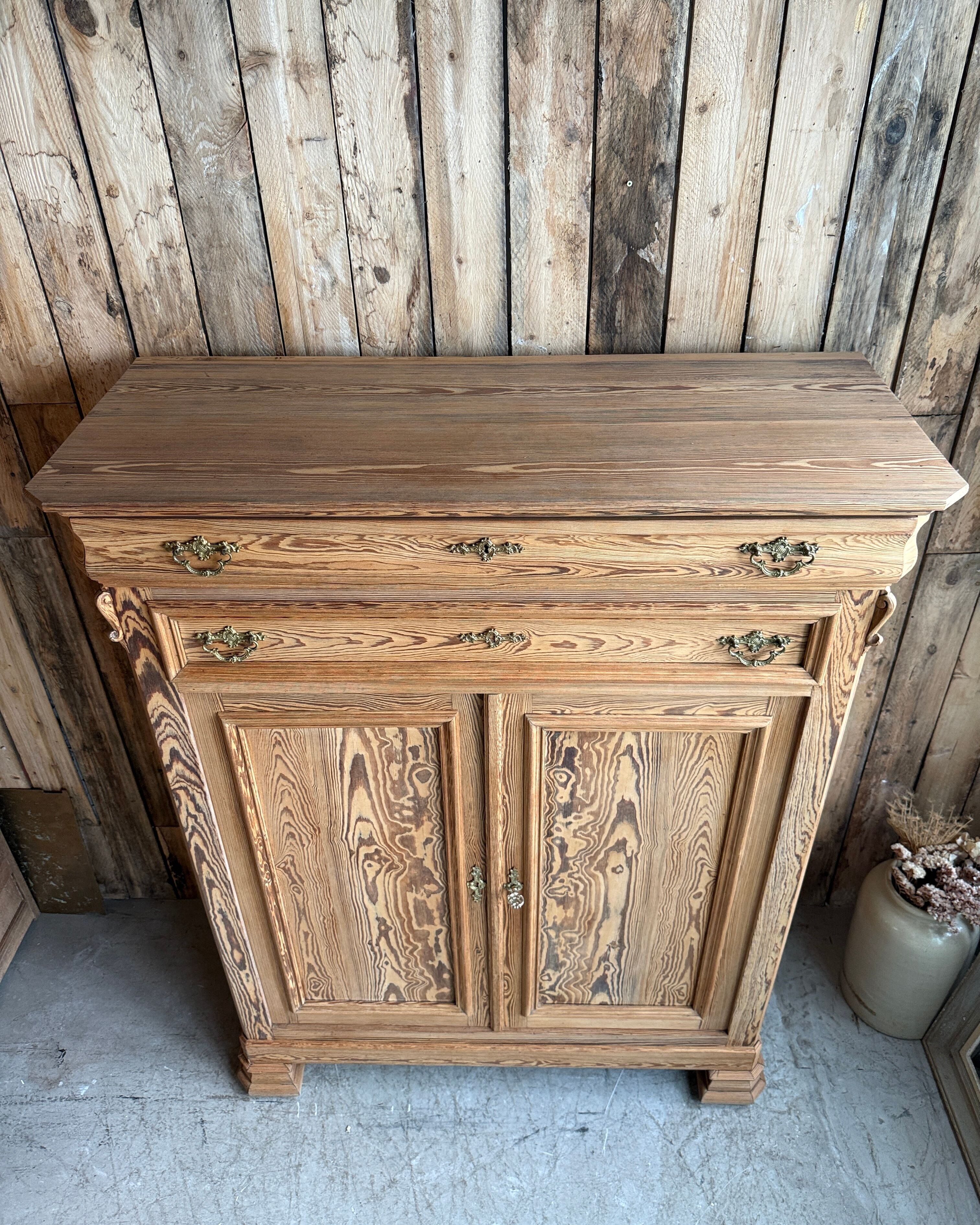 Grand Louis-Philippe buffet in pitch pine (renovated)