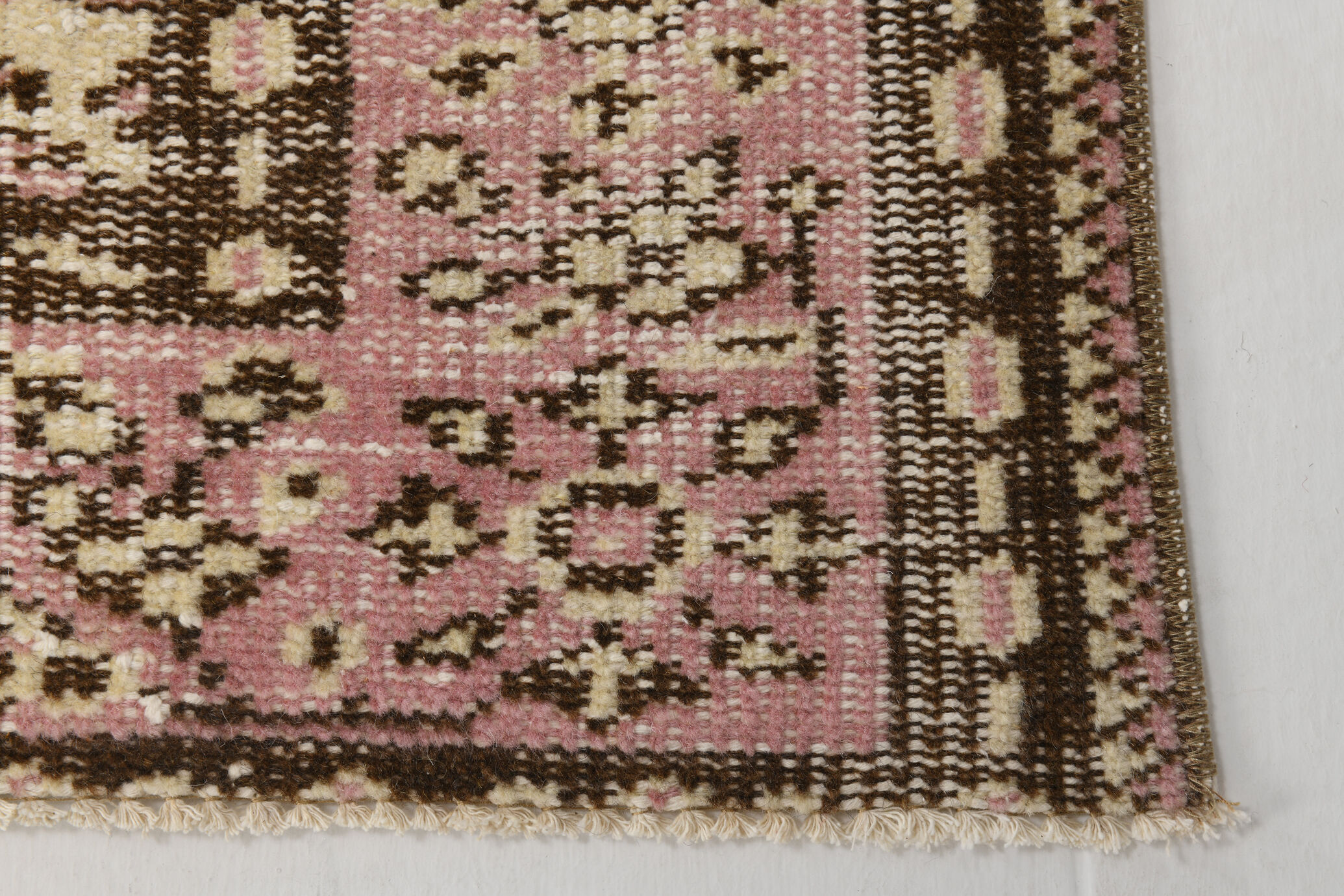 Hand-made vintage rug 303x206cm