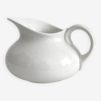 White chubby jug in Sarreguemines iron clay late 19th century