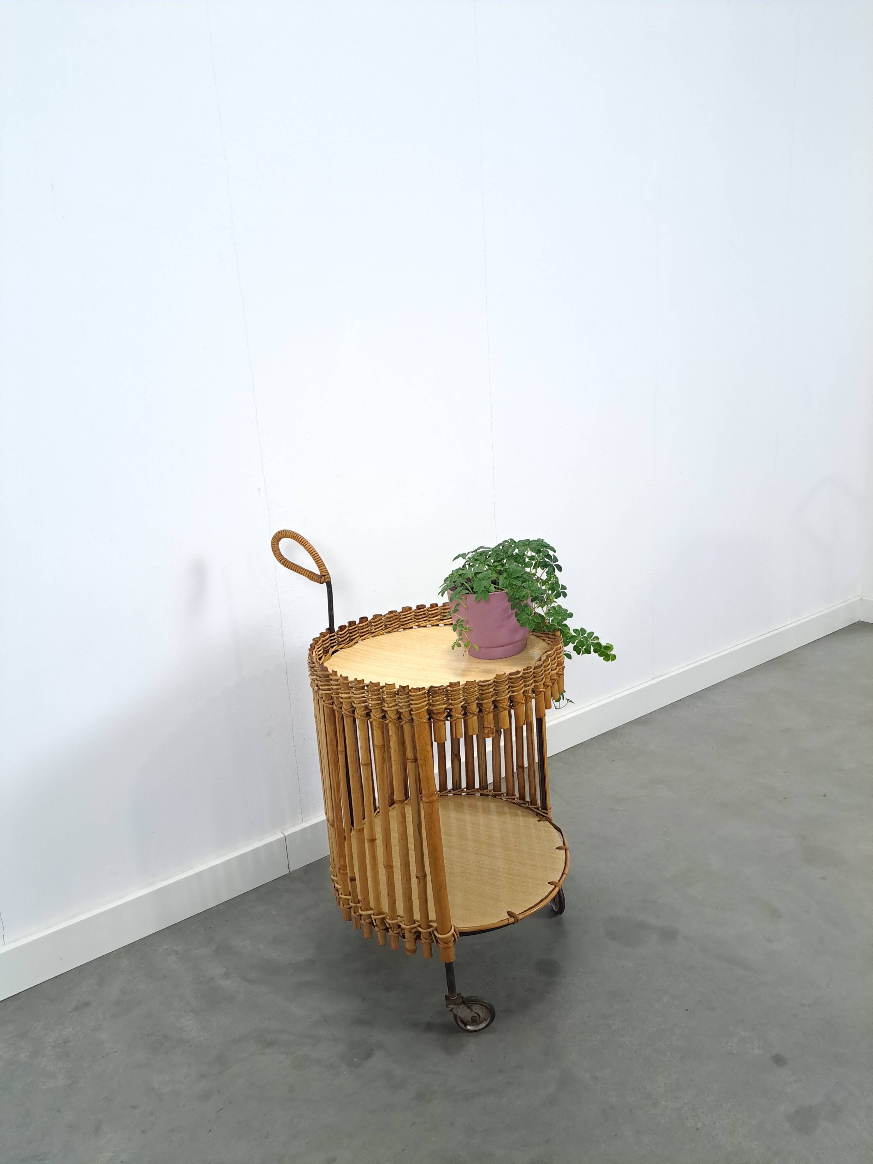 Bamboe trolley, bijzettafel