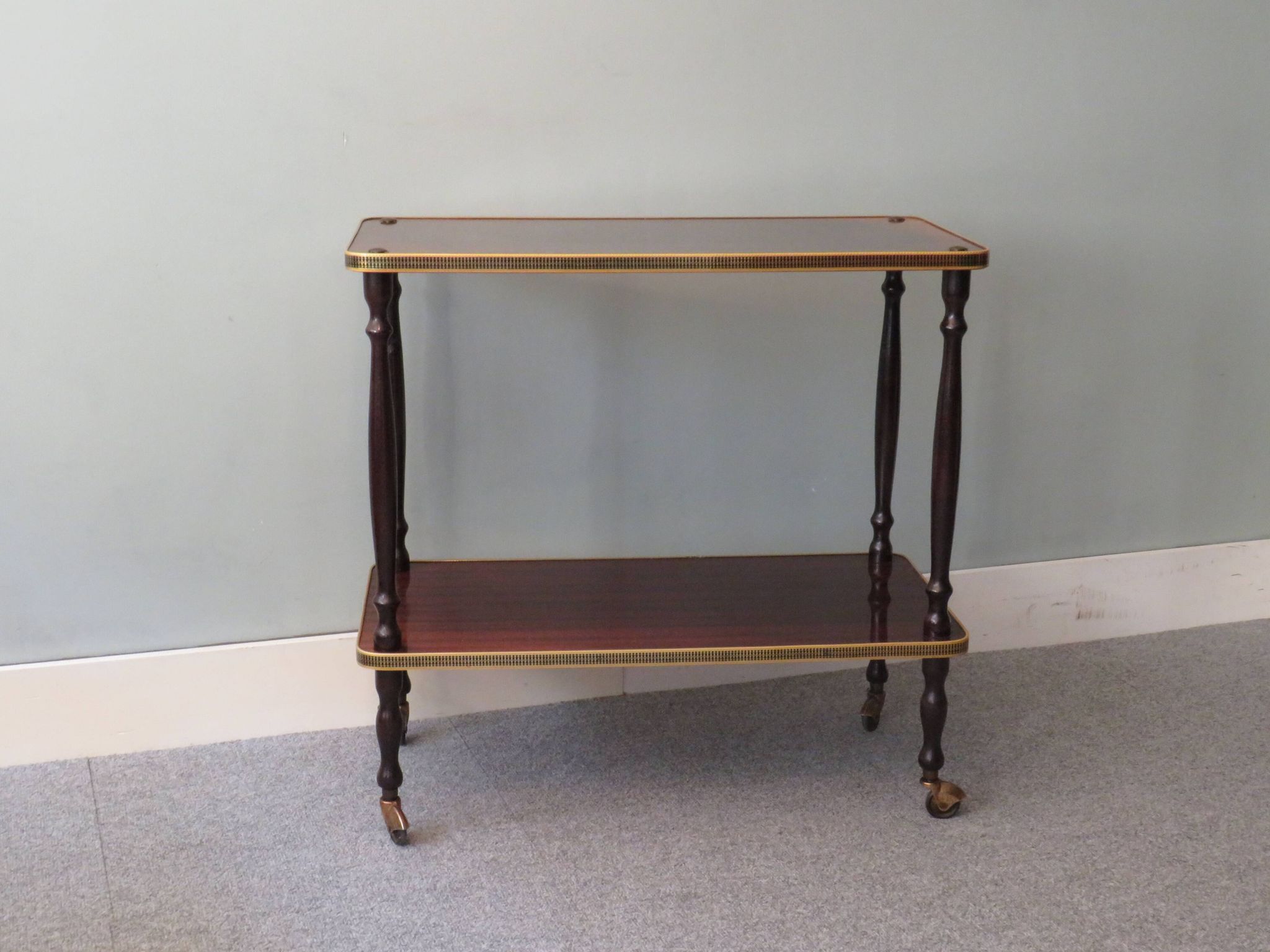Serving table 1950/1960
