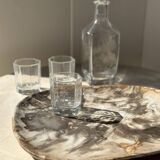 Very large pocket or dish in petrified wood