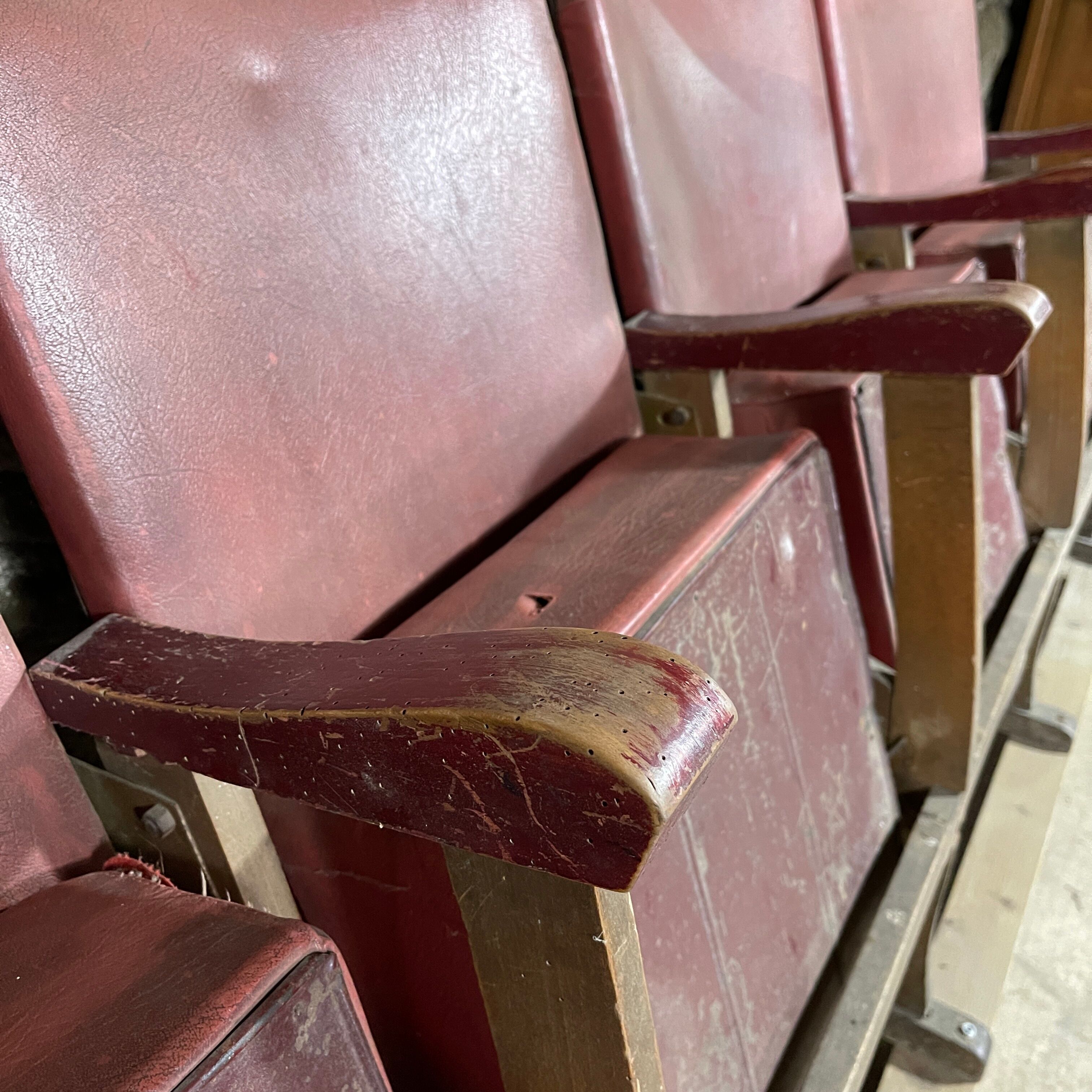 Series of 4 cinema chairs