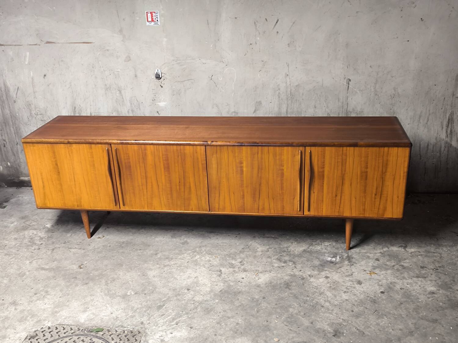 Enfilade scandinave vintage en palissandre