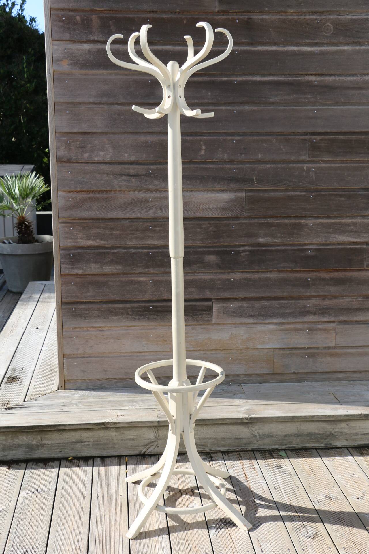 Baumann beige parrot coat rack umbrella stand