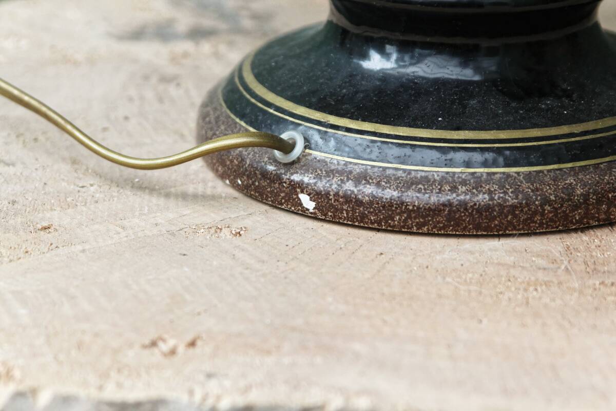 Vintage lamp, speckled ceramic base