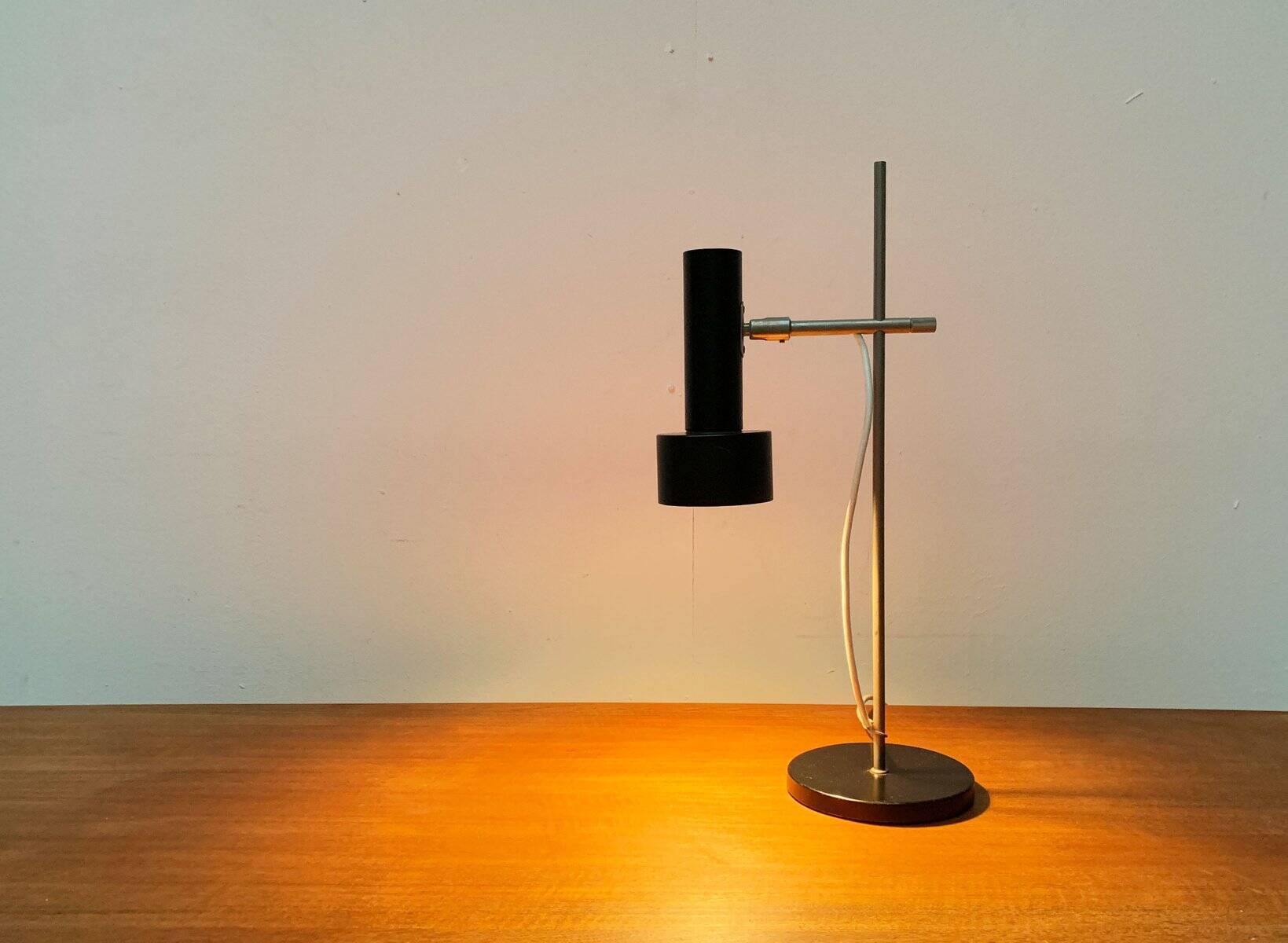 Mid-century minimalist table lamp by Beisl, 1960s.