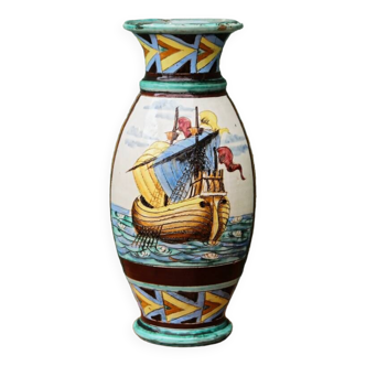 Vase en majolique italienne de Perugia, bateaux